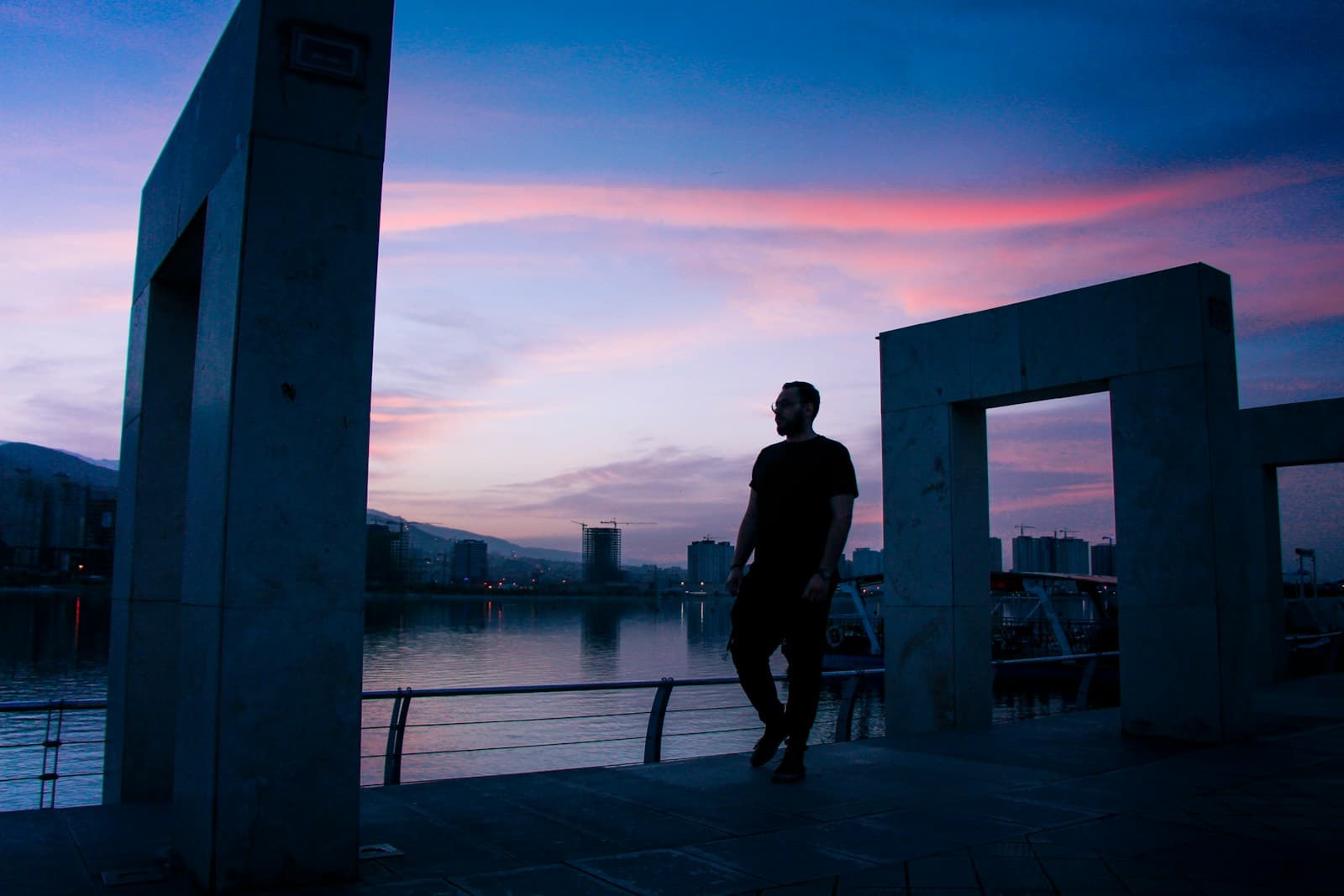 Photo by hessam nabavi